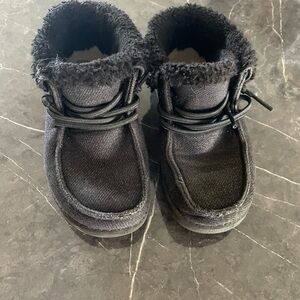 Girls Fuzzy Hey Dudes